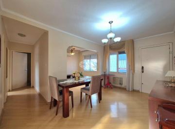 Apartamento · 70m² · 3 Quartos · Apartamento de 3 dormitórios, no bairro Humaitá, em Porto Alegre.