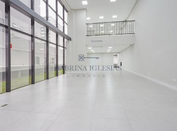 Comercial · 150m² · 2 Vagas · Loja corporativa com Mezanino para locação no Ce