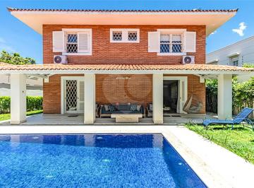 Casa de 4 quartos, São Paulo · Casa Reformada com Piscina na Vila Madalena - 3 Suítes - 4 Vagas