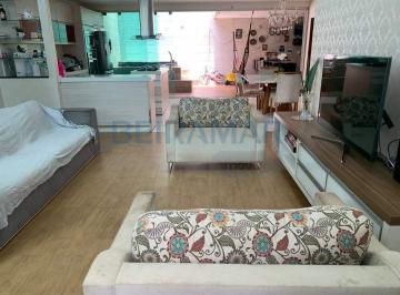Casa · 230m² · 3 Quartos · 2 Vagas · Sobrado à Venda com 230 m² no Riacho Fundo - Escriturado