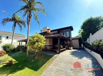 Casa · 220m² · 5 Quartos · 8 Vagas · Linda casa para locação - Condomínio Vista Alegre - Sede
