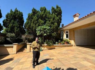 Casa · 350m² · 2 Quartos · 10 Vagas · Casa de Alto Padrão à venda no Jd. Aquárius