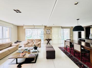 Apartamento · 214m² · 4 Quartos · 4 Vagas · Apartamento à venda em Moema, andar alto, fora da rota de avião e com vista aberta.