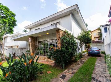 Casa · 260m² · 4 Quartos · 4 Vagas · Sobrado com 4 dormitórios sendo 1 suíte e 4 vagas, localização Pacaembú