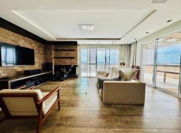 Apartamento · 234m² · 3 Quartos · 2 Vagas · 
                                Cobertura totalmente na horizontal de 234 metros quadrados com hidr