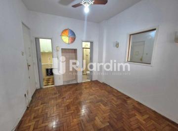 Apartamento · 30m² · 1 Quarto · Apartamento : Padrão / Residencial / Copacabana