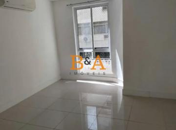 Apartamento · 64m² · 2 Quartos · B&amp;amp;A Vende Apartamento reformado com 70m² na quadra da praia - Rua Paissandu