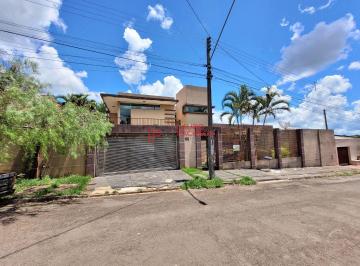 Casa · 255m² · 4 Quartos · 4 Vagas · Sobrado à venda, 255 m² por R$ 850.000,00 - Jardim Santa Mônica 3 - Rolândia/PR
