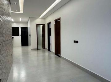 htvaole2owe0zdi0ywmymwq3_md · Casa Térrea 2 Dormitórios com Quintal – 57m²