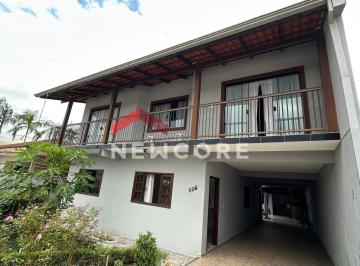Casa · 280m² · 6 Quartos · 3 Vagas · Casa em Rua Manoel de Souza - Petrópolis - Joinville/SC