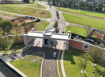 fba6fa37eae557c36ae69ffb9f173081e10b50bd · Terreno à venda de 529,89 m² no Condomínio Reserva Itanhangá em Indaiatuba/SP