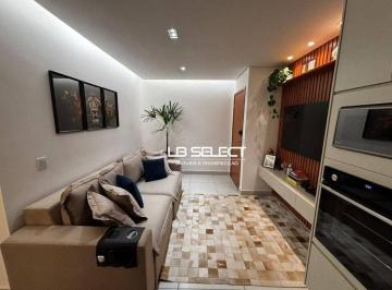 3e221b42334cc6c01aec00ed791d6bfcabe47e83 · Apartamento com dois quartos, sendo uma suíte e duas vagas de garagem.