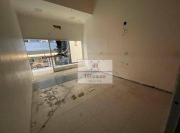 361077d2cd2b4d8f155146cad9fb97f3af4199d5 · Loja com 60m com 3 salas, 1 vaga. no Estoril.