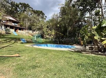 fekgizi2oteyntq2n2iynjfi_md · Casa com 3 quartos Proximo ao Centro Santo Antônio do Pinhal