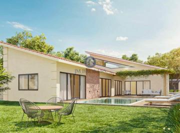 Foto 01 · Casa térrea de alto padrão à venda no miolo da Granja Viana, 3 suítes, 3 vagas e 277m² de área.