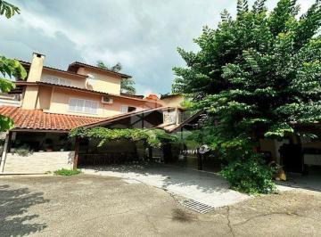 Casa · 240m² · 5 Quartos · 6 Vagas · Casa para alugar 240m² 4 Quartos (2 Suítes) e amplo terreno na Trindade