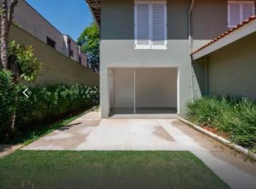 Casa · 300m² · 3 Quartos · 2 Vagas · **Luxo no Jardim Europa, São Paulo**