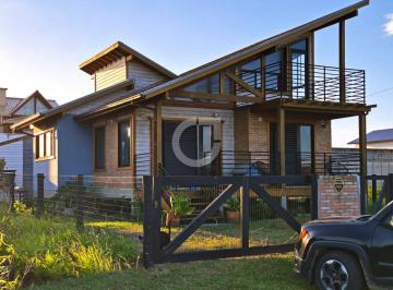 Casa · 91m² · 1 Quarto · 2 Vagas · Casa à venda proximo a praia, com 91,09 m² de cons