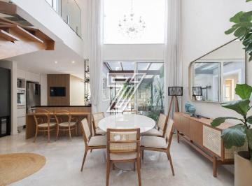 Casa · 335m² · 3 Quartos · 3 Vagas · Casa de alto padrão no Jardim Social, com 335m², t
