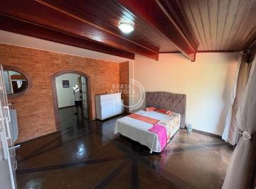 Casa · 240m² · 3 Quartos · 3 Vagas · Casa com 3 amplos dormitórios em uma área útil de 240 m²