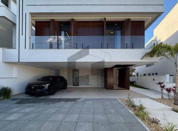Casa · 435m² · 4 Quartos · 6 Vagas · Casa a venda no Condomínio Aruã Brisas - Mogi das Cruzes - 4 Suítes - fundo para reserva