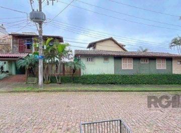 .jpg+2025-03-04 · Casa em Porto Alegre, no bairro Ipanema, com 3 dormitório(s), e 3 banheiros
