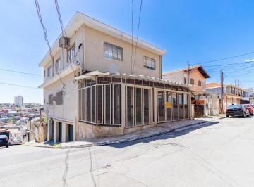 Comercial · 70m² · 1 Quarto · 1 Vaga · Loja na Rua Salvador Padilha Gimenes, N. 142 - B • 70 m²