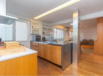 Apartamento · 130m² · 3 Quartos · 1 Vaga · Apartamento Refomado no Itaim de 130m², com 3 dormitórios/ 1 suite e 1 vaga de garagem.