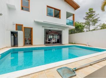 Casa · 247m² · 3 Quartos · 3 Vagas · Charmoso sobrado,  moderno na região de Guarapiranga,  São Paulo, esta propriedade é uma joia no JD 