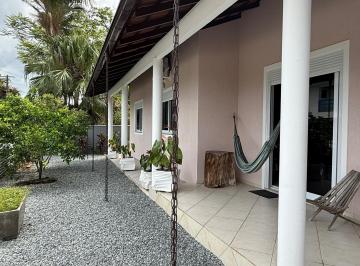 Foto 04 · Casa à venda em São Francisco do Sul-SC, bairro Ubatuba: 5 quartos, 1 suíte, 2 salas, 3 banheiros, 3