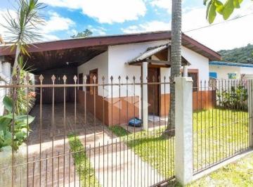 Casa · 181m² · 3 Quartos · 2 Vagas · Casa 3 dormitórios com pátio na Aberta dos Morros