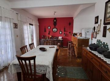 Casa de 4 quartos, Praia Grande · Sobrado para residência e comércio, em frente à praia Solemar