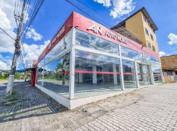 Comercial · 200m² · Loja ampla com 3 andares no Bairro Industrial