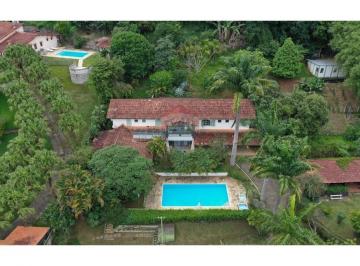Casa · 292m² · 5 Quartos · 5 Vagas · Casa de Alto Padrão para Alugar com 5 Suítes, Piscina e Área Gourmet.