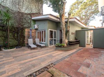 Casa de 4 quartos, São Paulo · Alto de Pinheiros casa para locação ao Lado do Colégio Santa Cruz e Parque Villa-Lobos.
