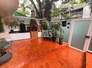 Casa · 250m² · 4 Quartos · 3 Vagas · Casa em Condomínio de Frente ao Mar em Charitas, Niterói – 4 Suítes, Piscina e Vista Mar