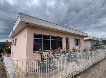 Comercial · 205m² · 4 Quartos · 1 Vaga · Casa perfil comercial com potencial para 8 salas, com 205m² para locação no centro de Atibaia