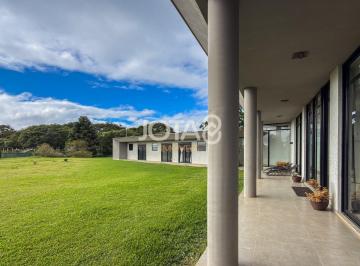 Casa · 349m² · 3 Quartos · 6 Vagas · UMA CASA TÉRREA COM 3 SUÍTES E MUITA PRIVACIDADE!