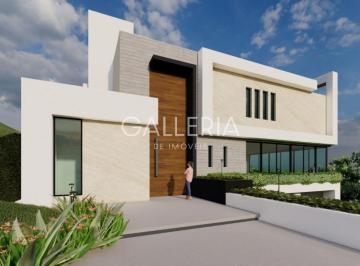 1 · Casa em condomínio com 4 suítes e piscina no Campo Comprido