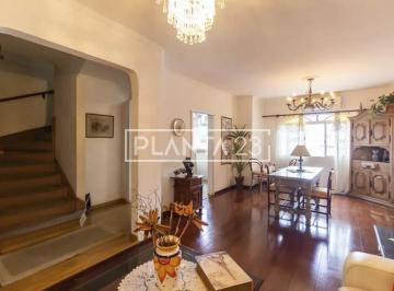 1 · Casa com 230 m², 3 quartos sendo 1 suíte à venda no bairro Butantã.