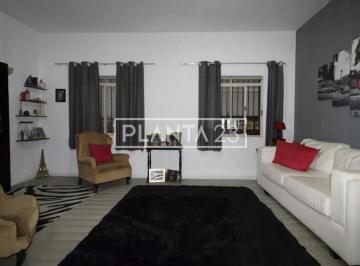 1 · Casa com 210 m², 4 quartos sendo 1 suíte à venda no bairro Jardim Prainha.