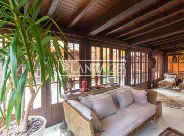 1 · Casa com 400 m², 4 quartos sendo 3 suítes à venda no bairro Lapa.