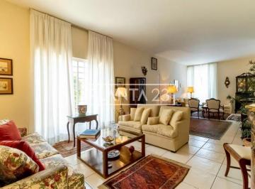 1 · Casa com 308 m², 6 quartos sendo 2 suítes à venda no bairro Vila Madalena.
