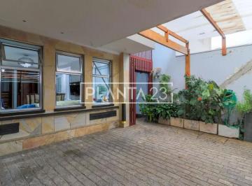 1 · Casa com 200 m², 6 quartos sendo 6 suítes à venda no bairro Itaim Bibi.