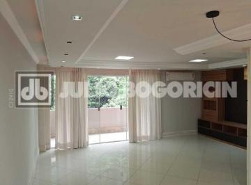 Apartamento · 121m² · 2 Quartos · 2 Vagas · Excelente apartamento com 121m2, em prédio de alto padrão.