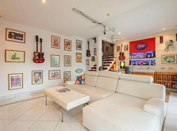 Casa · 449m² · 3 Quartos · 3 Vagas · Casa em condominio Super localizada - 3 quartos, 1 suite dupla com closet3 vagas.