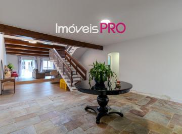 Casa · 335m² · 3 Quartos · 3 Vagas · Sobrado em rua tranquila, ambientes amplos , quintal com área gourmet e piscina privativas.