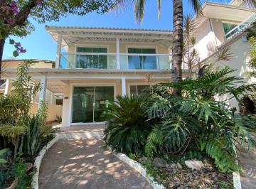 f0518468556138050369fc8d01c5a5d80925a9d9 · Cond. Bosque Itapeba, Casa Duplex, 4 qtos, 2 suítes, garagens.