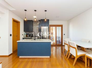 Casa · 136m² · 3 Quartos · 4 Vagas · Sobrado 3 pavimentos com 3 dormitorios em cond. Fechado, no bairro Pinheirinho