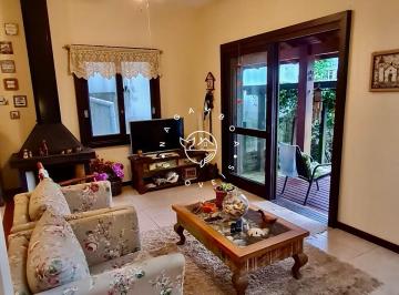 Casa · 114m² · 3 Quartos · 2 Vagas · Casa 3 Suítes com Amplo Jardim – Centro de Garopaba (Loteamento Panorâmico)